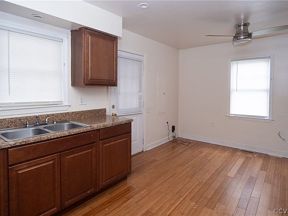 3rd image of 1714 Moore St