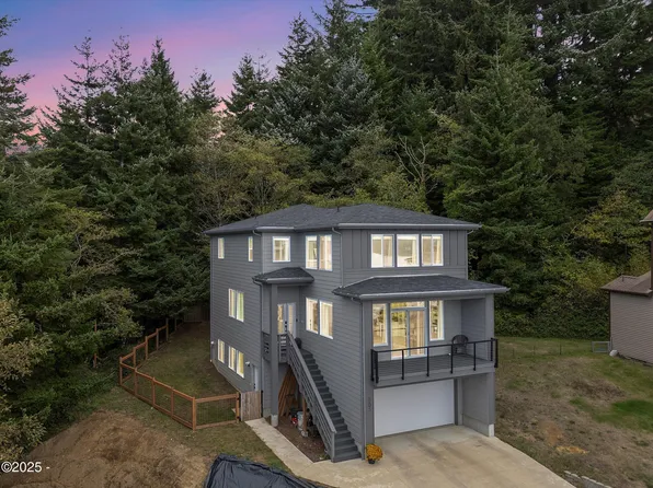 805 SE Crescent Pl, Newport, OR 97365