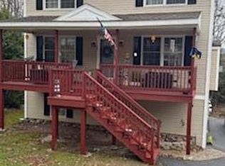 40 Edge Rock Dr, Drums, PA 18222