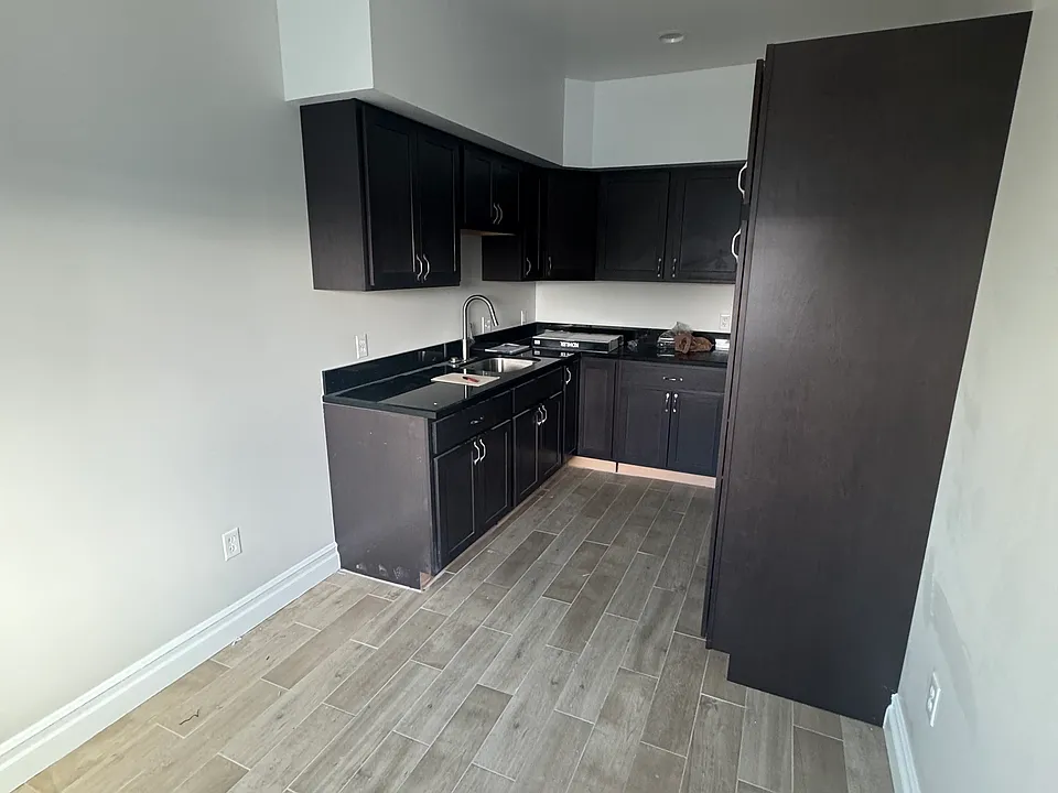 4353 S Western Ave #4