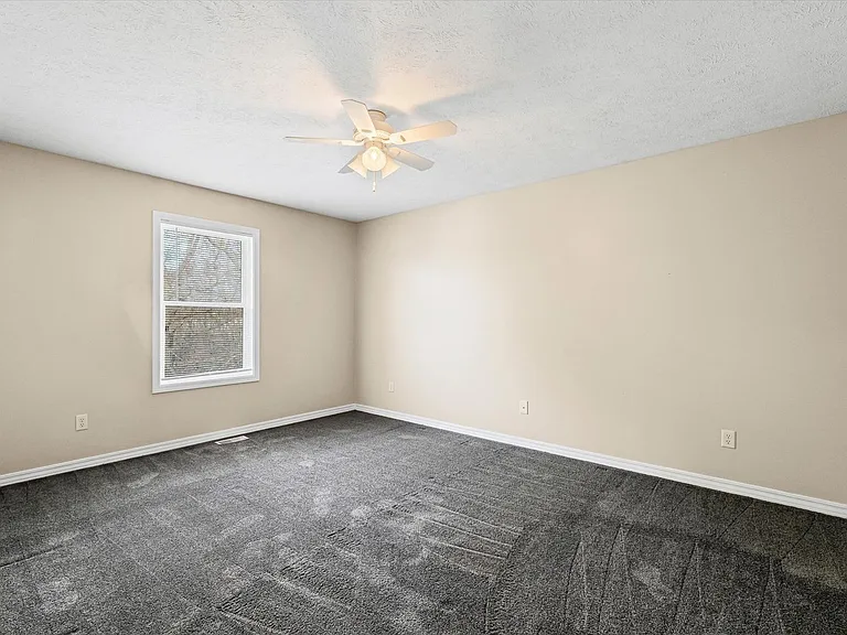 916 E Baker St — Photo 10