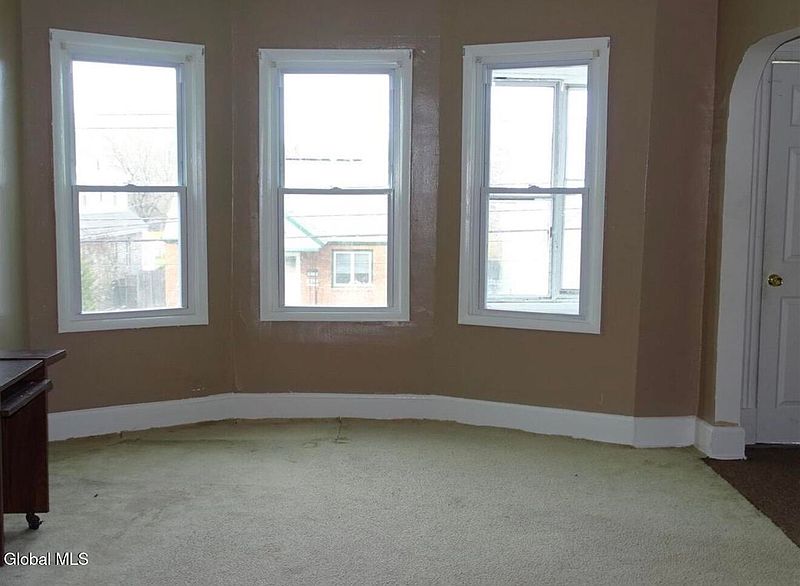 5th image of 1060 Raymond Street