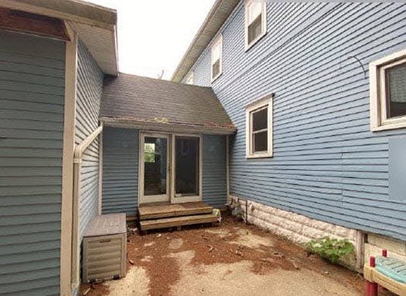 4th image of 109 W Court St