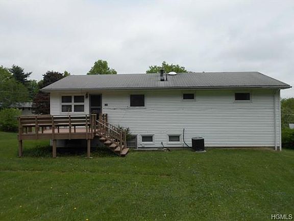 4th image of 52 Eisenhower Dr