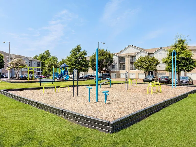 Crescent at Wolfchase Apartment Homes — Photo 15