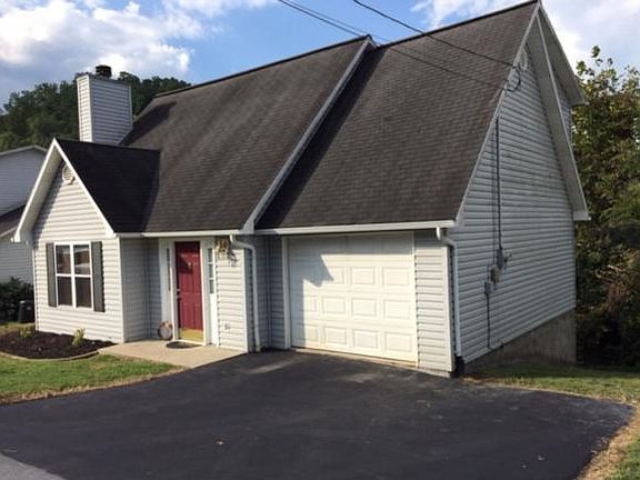 2nd image of 107 Copper Ct #107