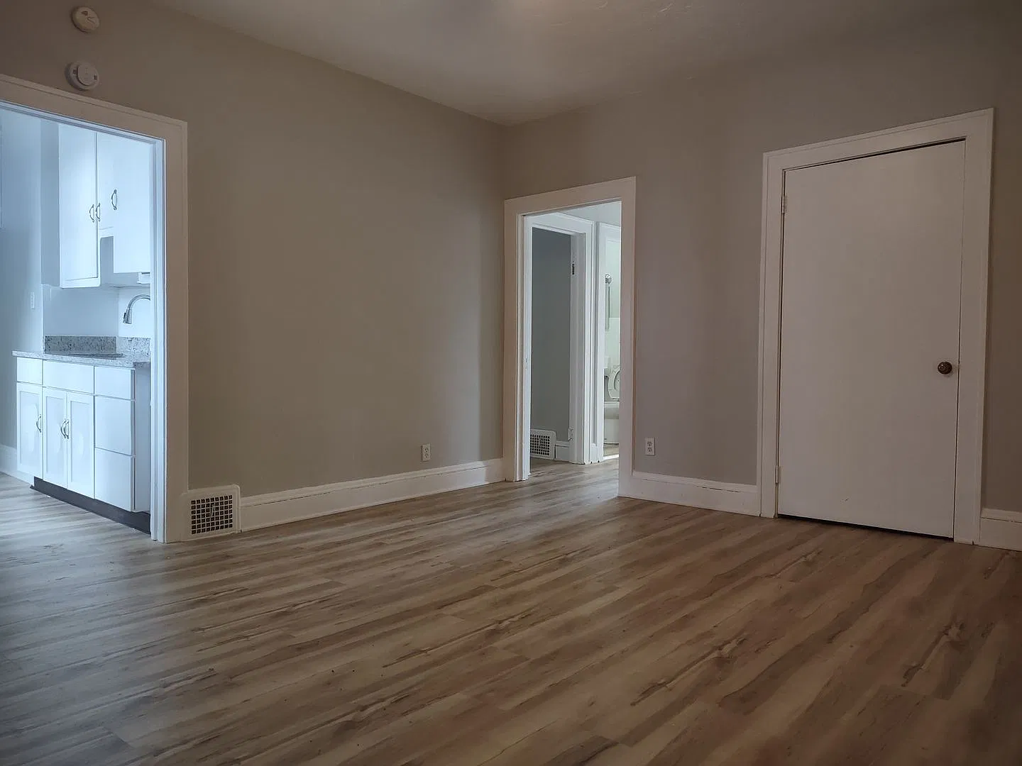 13330 Madison Avenue — Photo 4