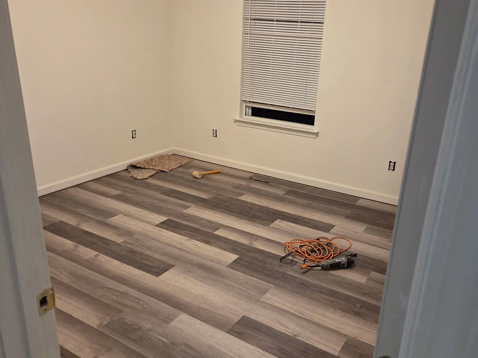 2 bed, 1.5 bath, 980 sqft, $900 — Photo 4
