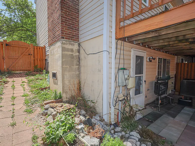 12501 Starfire Ct — Photo 17