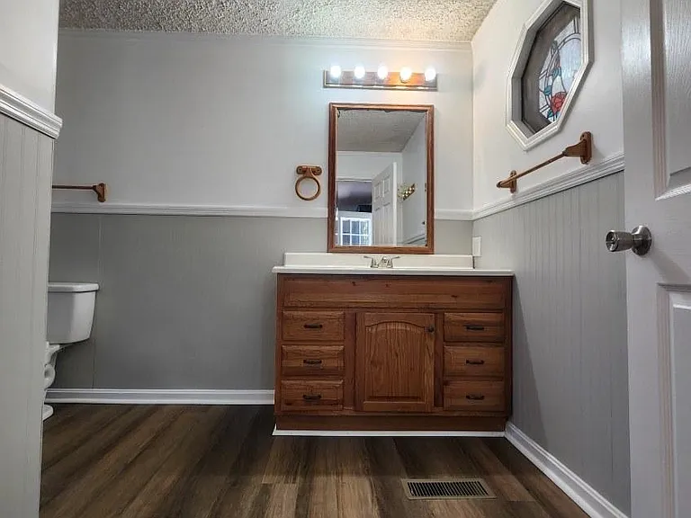 1711 Oak Hill Dr — Photo 11