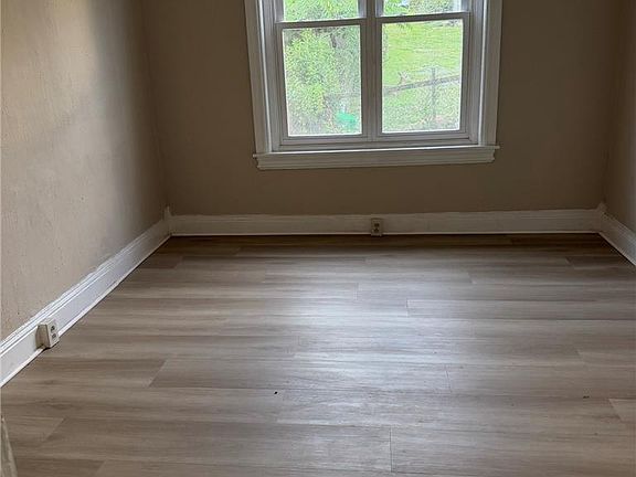 4th image of 519 Jackson St