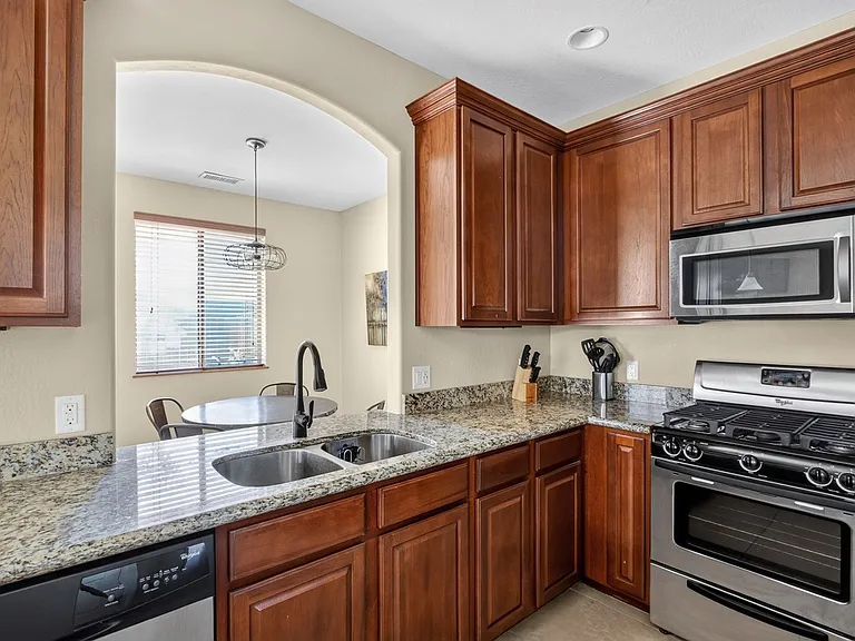 1321 S Maricopa St — Photo 4