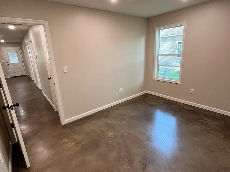 404 Locust Ave — Photo 13