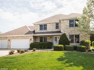 810 Eastwind Dr, New Lenox, IL 60451