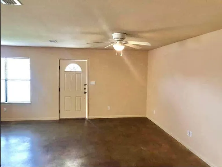 714 Rosewood Dr #B — Photo 4