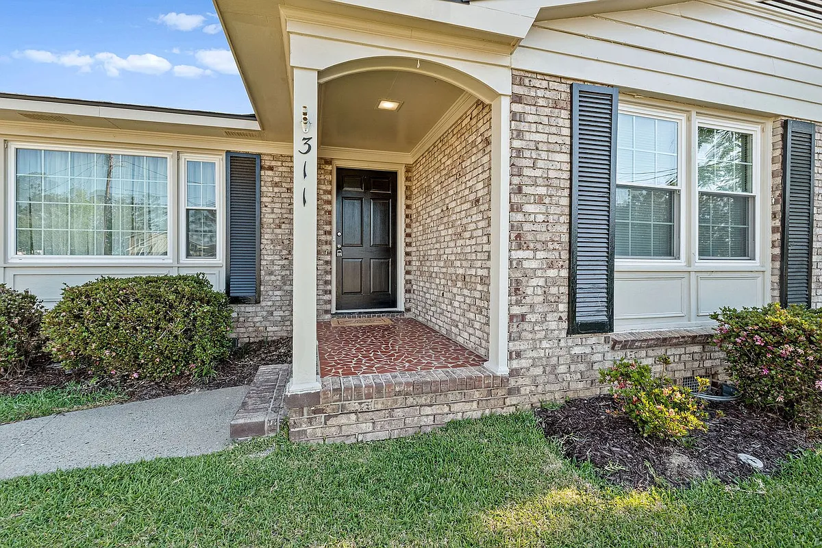 Building Photo - 311 Gardners Mill Ct