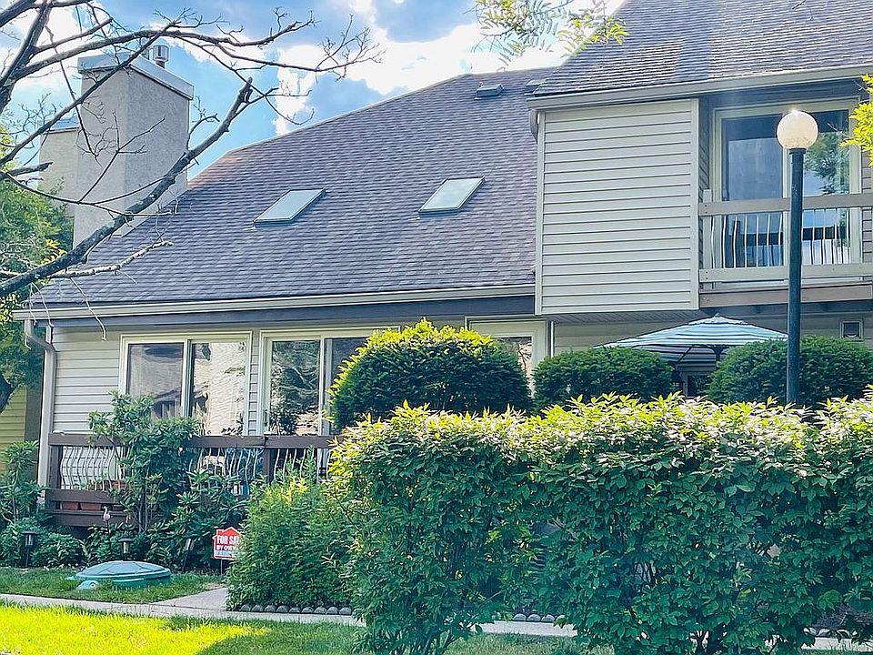 1st image of 59 Denise Dr