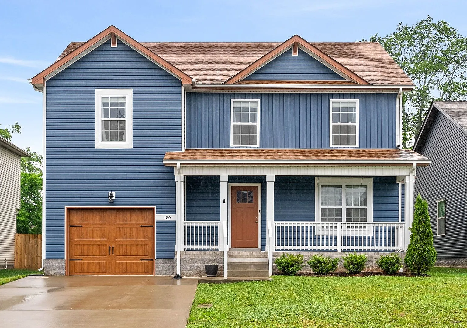 Beautiful Pet Friendly 4 Bedroom Home For Rent! — Photo 1