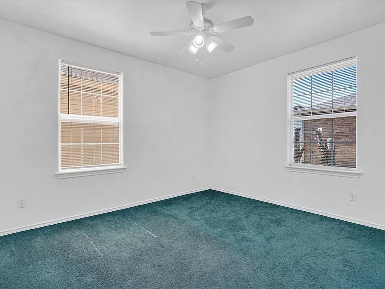 509 W Cedar St — Photo 13