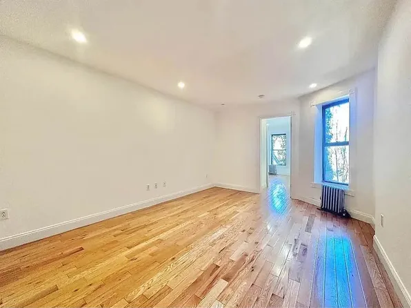 127 E 101st St #3V, New York, NY 10029