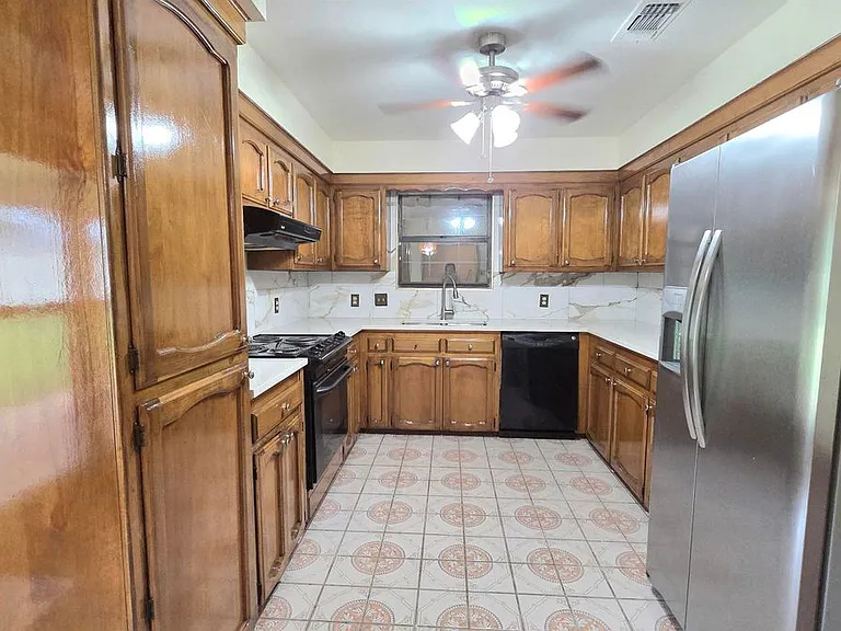 9144 High Point Rd — Photo 2