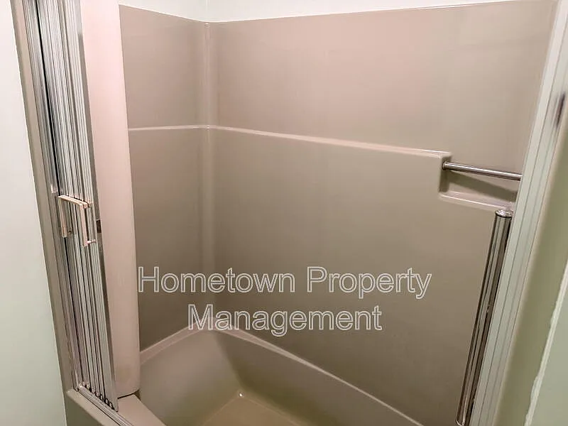 3 bed, 2.5 bath, 1540 sqft, $2,000 — Photo 3