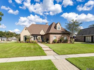 6905 Dianthus Dr, Baton Rouge, LA 70817