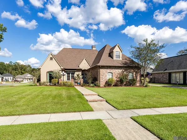 6905 Dianthus Dr, Baton Rouge, LA 70817