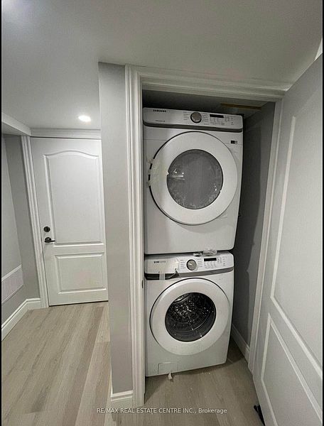 Kitchener House for rent - 2 Bedrooms — photo 3