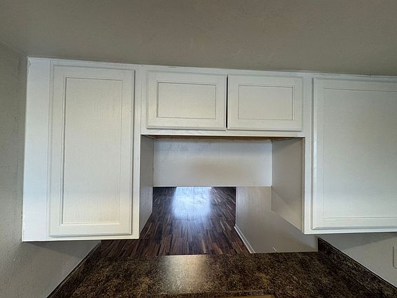 4th image of 209 Bristol Ln