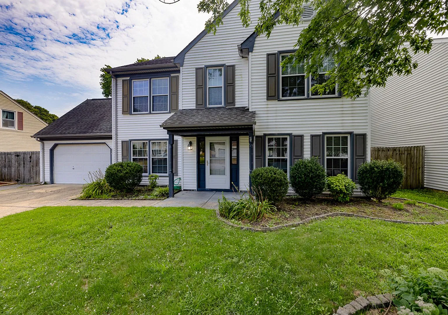 Comfortable 2-story, 4 bedroom, 2.5 bathroom home available in Hunt Club Forest in Virginia Beach! — Photo 3