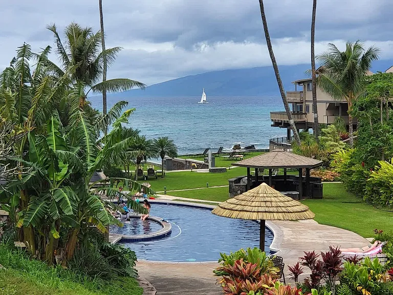 Lower Honoapiilani Rd — Photo 27