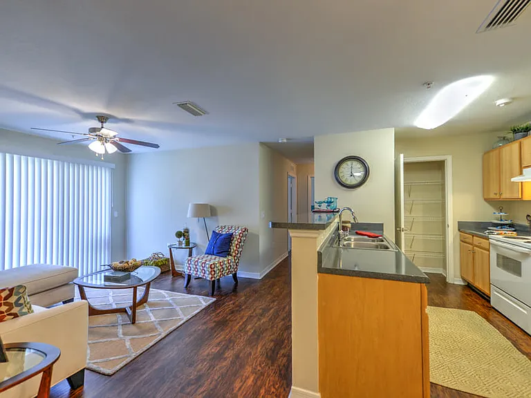 Addison Landing — Photo 52