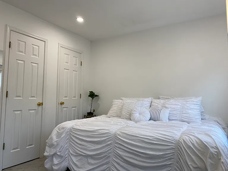 1327 Belmont St NW — Photo 5