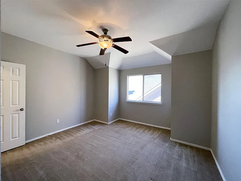 9787 Old Field Dr — Photo 11