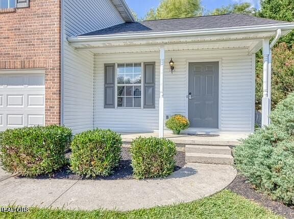 2nd image of 6925 Yellow Oak Ln