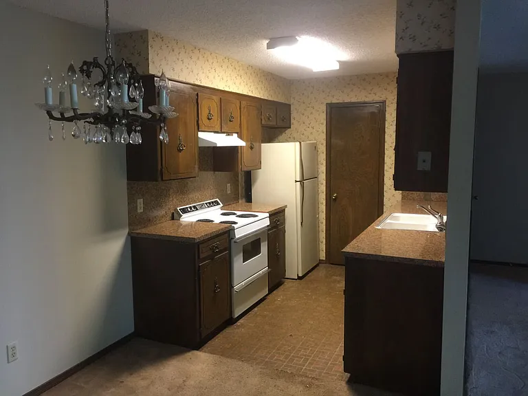 4902 S South Cir #U — Photo 3