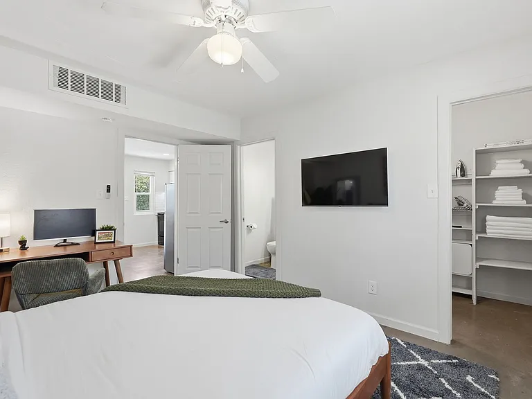 1421 E Roosevelt St #4 — Photo 18