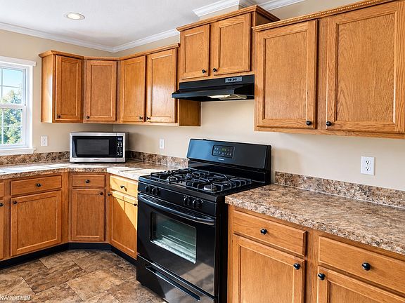 8th image of 14560 Keswick Dr