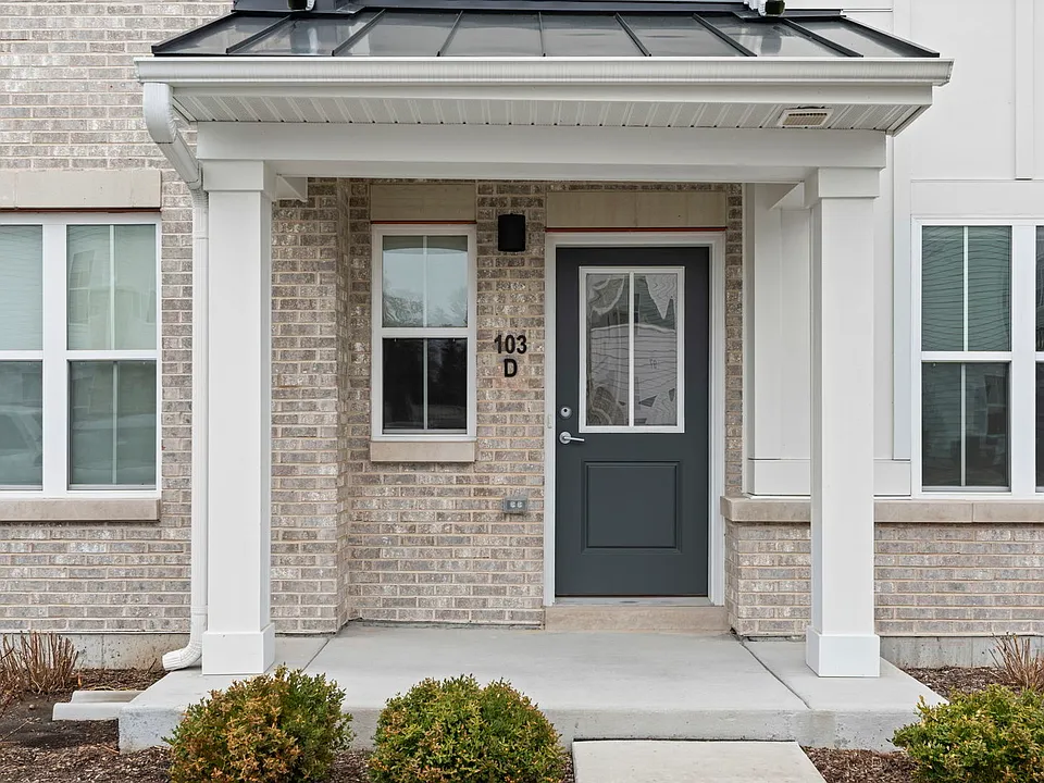 103 Crystal Lake Ave #D