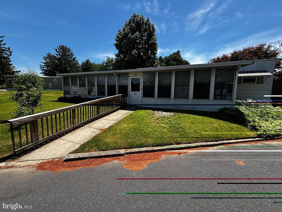 1st image of 236 6th Ave