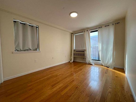 2nd image of 25-46 14th St #2B
