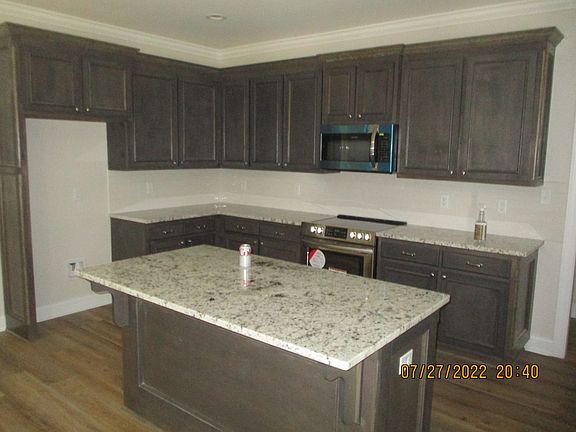 4th image of 215 Buck Run Dr