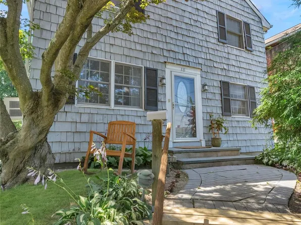 18 Neulist Avenue, Port Washington, NY 11050