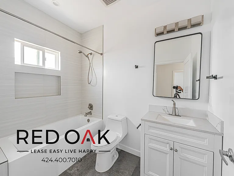 11028 Califa St — Photo 11