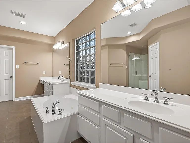 21103 Falcon Creek Ct — Photo 26