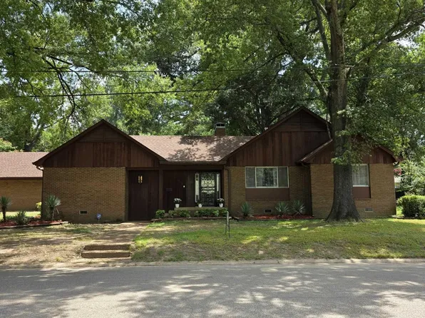 1216 N Izard St, Forrest City, AR 72335