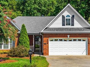 105 Meadows Edge Rd, Clemmons, NC 27012