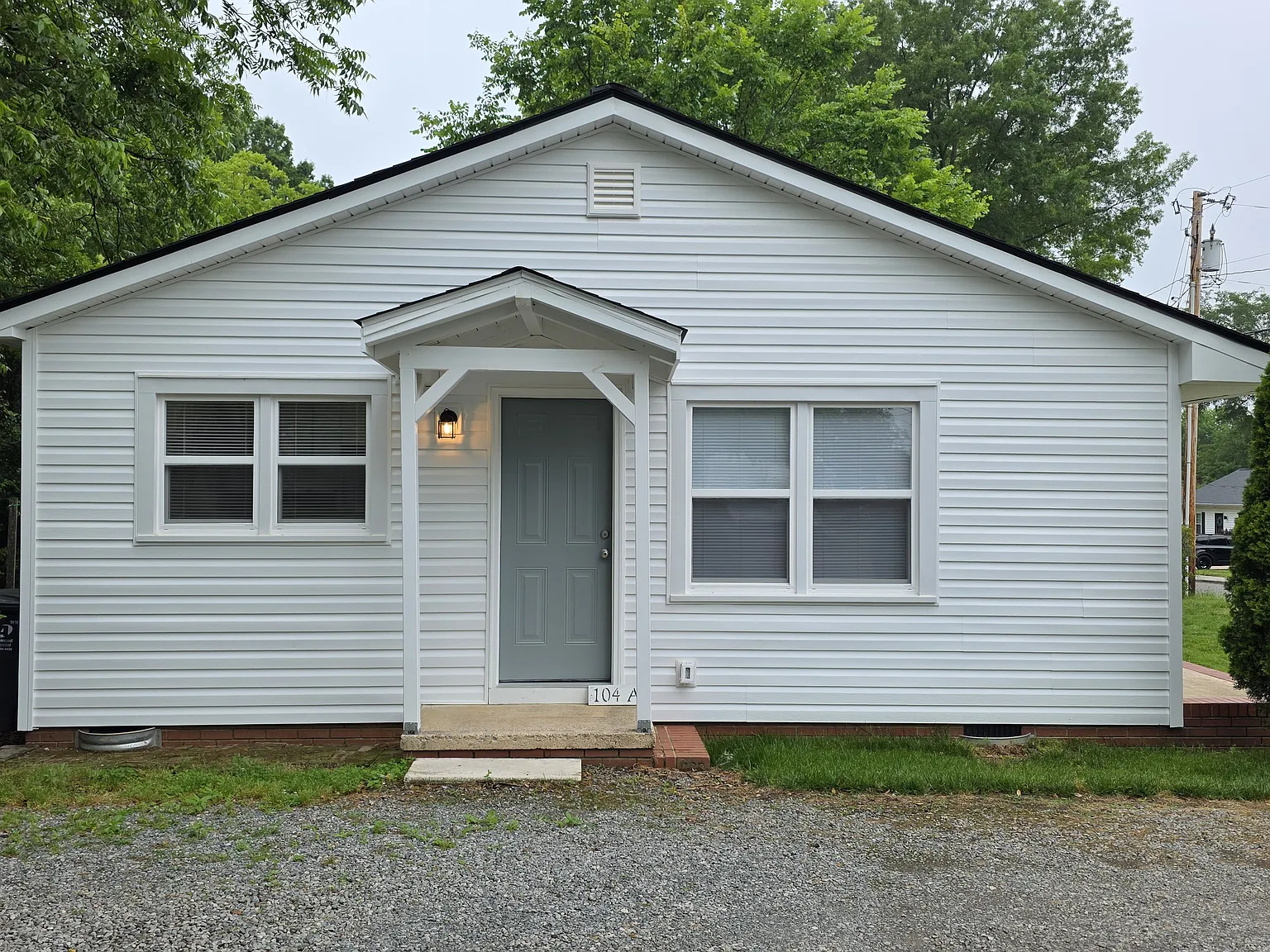 2 bed, 909 sqft, $2,200 — Photo 2