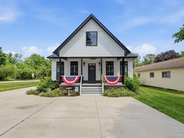 6393 Denton Rd, Van Buren Township, MI 48111